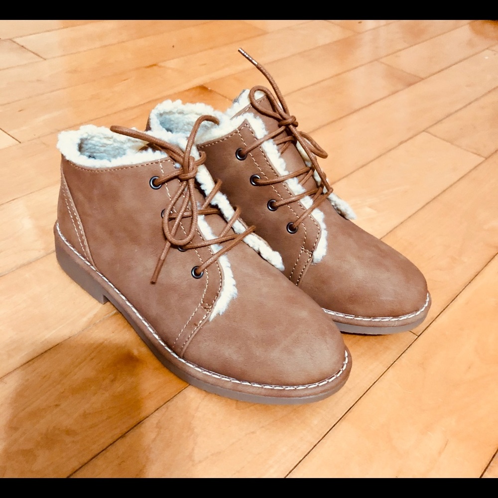 NWT Seven Dials Mitchell Suede Camel Booties